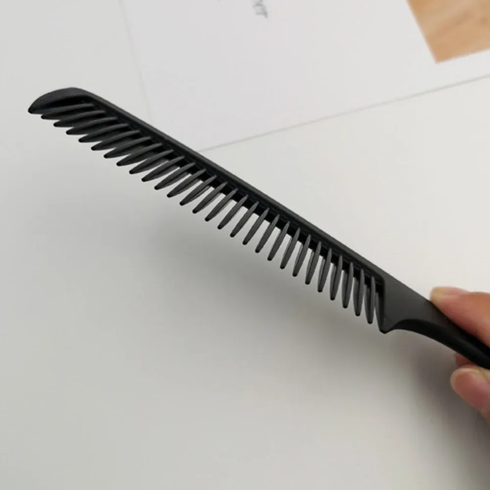 Peigne plat noir à dents larges en carbone pour coupe de cheveux homme, usage professionnel en salon de coiffure 4