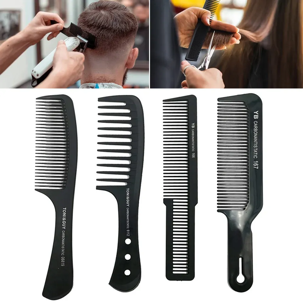 Peigne plat noir en situation