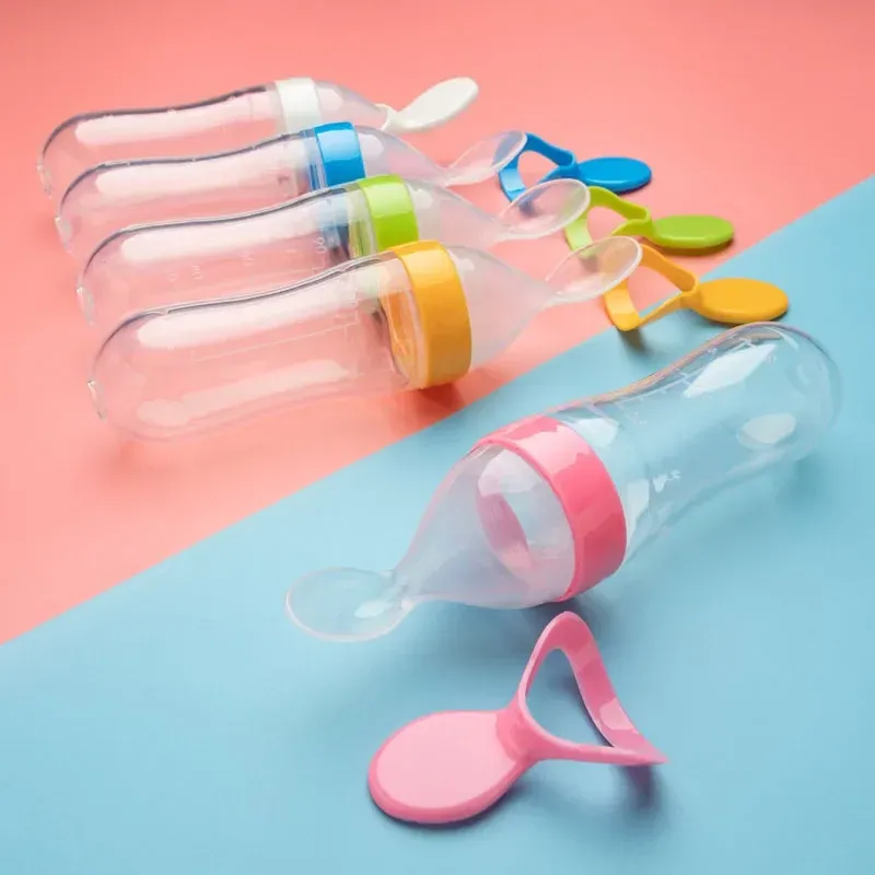 Détail de la cuillère-distributrice pour bébé
