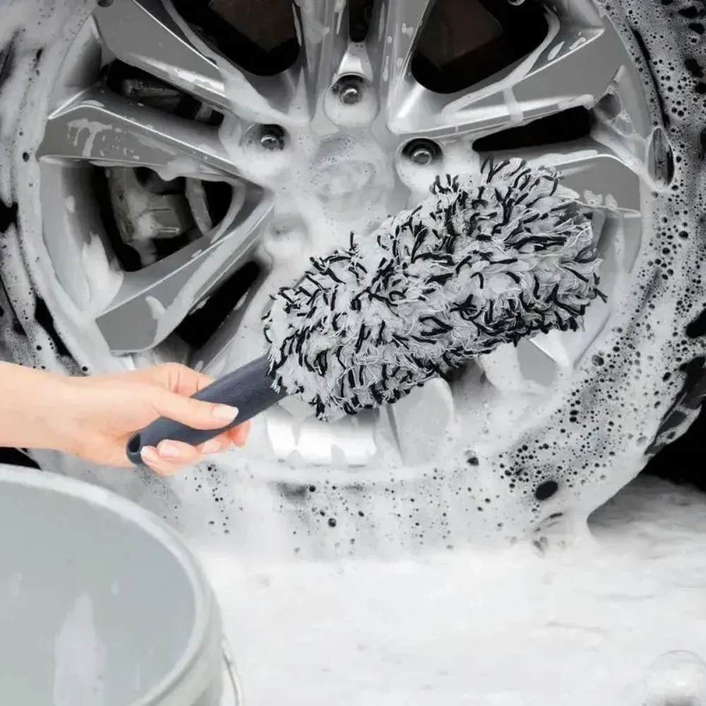Brosse de lavage de voiture en peluche Premium pour roues, poignée antidérapante, facile à nettoyer, pour rayons et jantes 1
