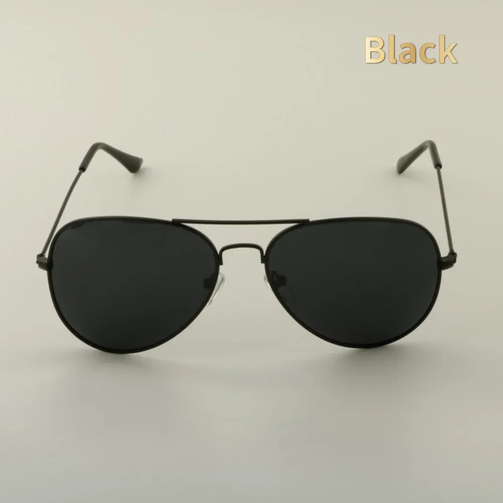 Lunettes de soleil polarisées, vue de face au design élégant