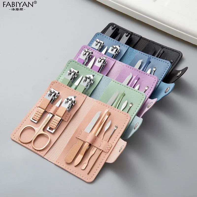 Ensemble de coupe-ongles portable, 7 pièces, comprenant coupe-ongles, lime, pince à épiler, ciseaux à sourcils et accessoires de manucure et pédicure