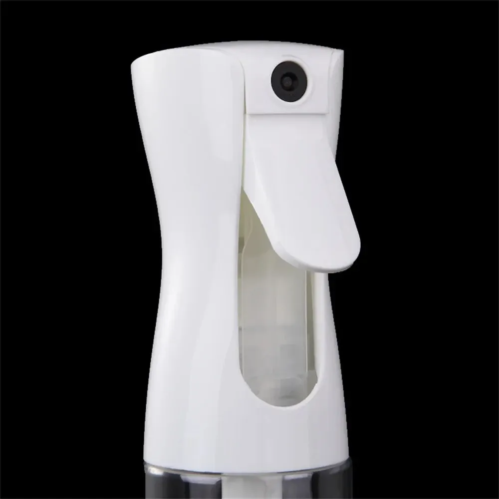 Flacon pulvérisateur sous un autre angle
